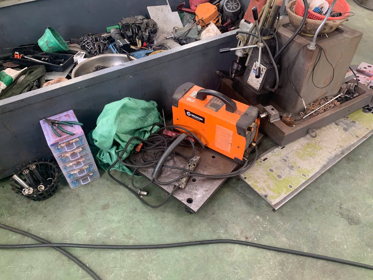 Welding machine.jpg